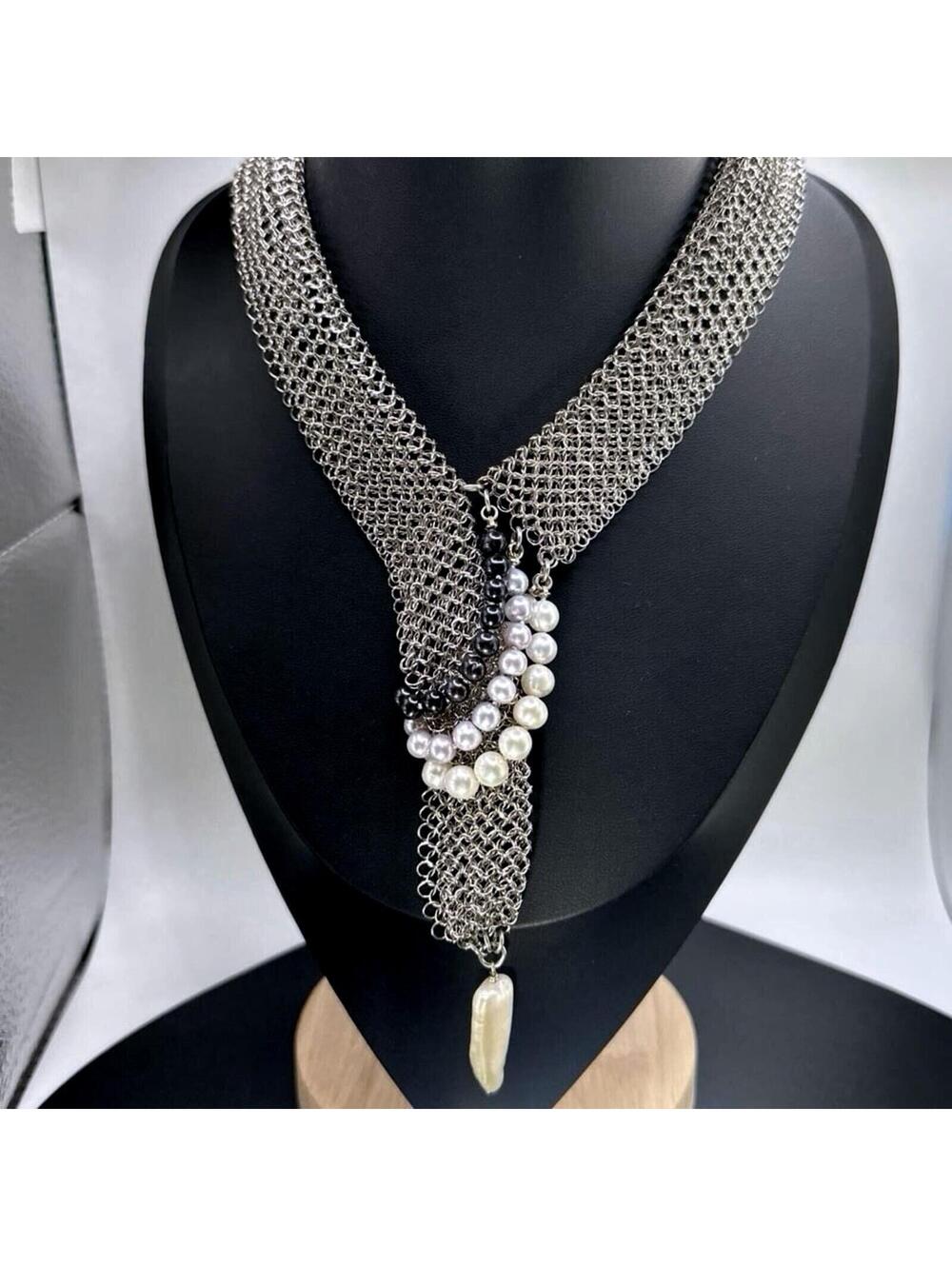 Vintage Silver Chainmail Mesh Blue Silver n Off-White Pearl Statement Necklace